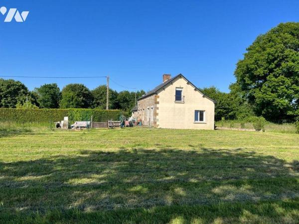 Commune de MAEN ROCH (35460) - St Brice en Coglès : Sortie de bourg, au fond d'une impasse sans...