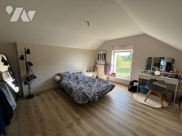 Commune de MAEN ROCH (35460) - St Brice en Coglès : Sortie de bourg, au fond d'une impasse sans...