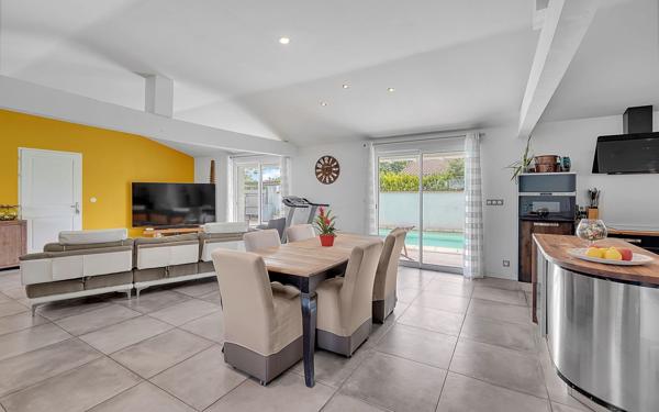 Maison à vendre    6 pièces • 215 m2 Cugnaux