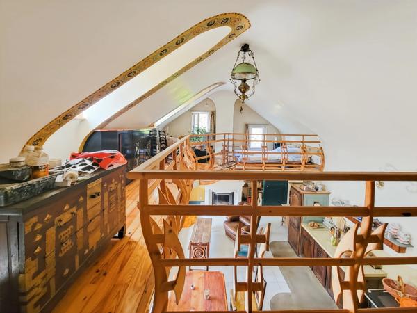 ILE DE GROIX - Domaine 9600m2, 2 habitations. Maison de154m2 sortie d'un livre d'aventure!