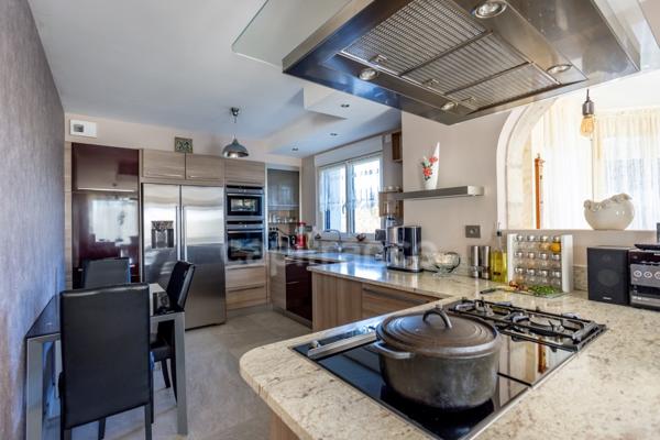 Maison à vendre 10 pièces  (56)