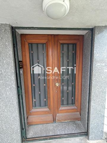 Venez visiter cette Maison de 139 m² sur sous sol très bien situé dans le nord de Niort