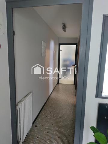 Venez visiter cette Maison de 139 m² sur sous sol très bien situé dans le nord de Niort