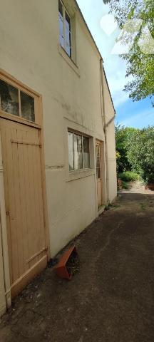 Spacieuse mancelle de 161 m² avec jardin donnant sur les quais 