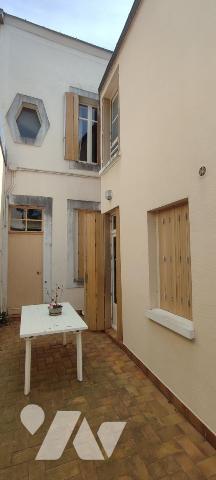 Spacieuse mancelle de 161 m² avec jardin donnant sur les quais 