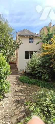 Spacieuse mancelle de 161 m² avec jardin donnant sur les quais 