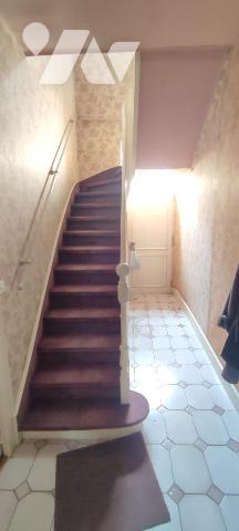 Spacieuse mancelle de 161 m² avec jardin donnant sur les quais 