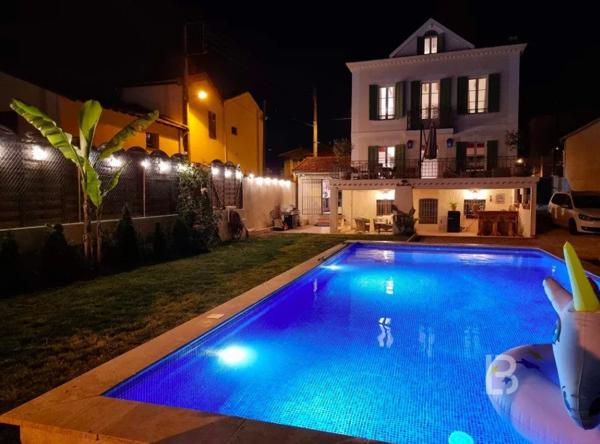 Maison de ville d'époque avec piscine à Golfe Juan à pied de la plage