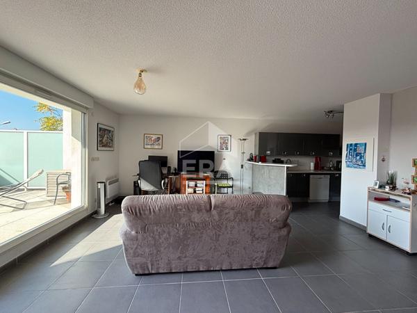 Appartement TYPE 3 TERRASSE JARDIN ET PLACES PRIVATIVES MARTIGUES