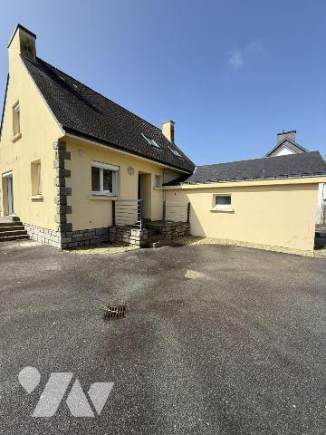 A VENDRE-MAISON 3 chambres + garage + atelier PLOEREN LUSCANEN