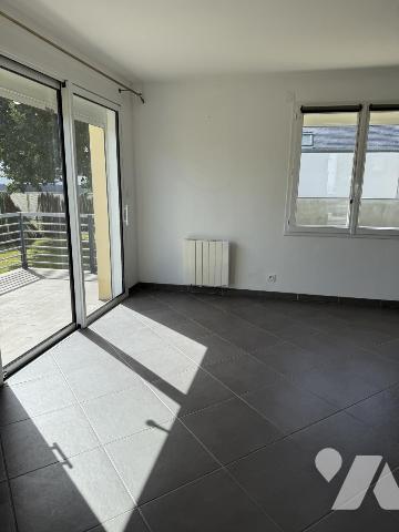 A VENDRE-MAISON 3 chambres + garage + atelier PLOEREN LUSCANEN