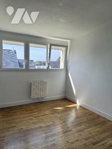 A VENDRE-MAISON 3 chambres + garage + atelier PLOEREN LUSCANEN