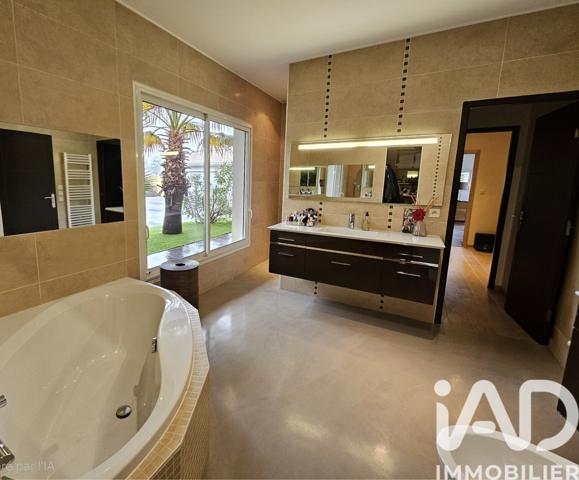 Maison à vendre 5 pièces 251 m² Cestas