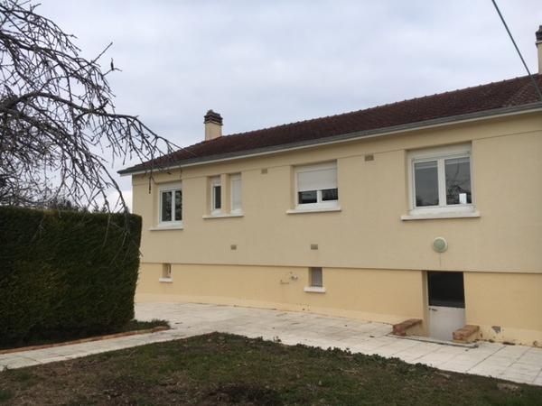 Les Aix-d'Angillon (18220) VENDU Maison 5 pièces de 115m2 avec Garage sur Parcelle de 1350m2 à RIANS