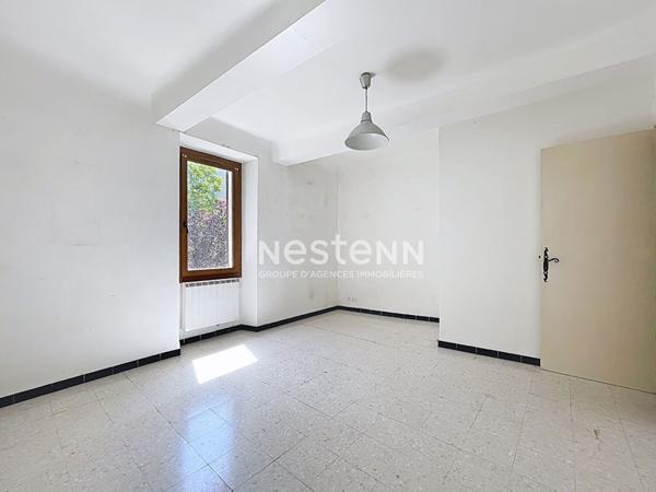 Maison de village, 100m2, 3 chambres et un bureau