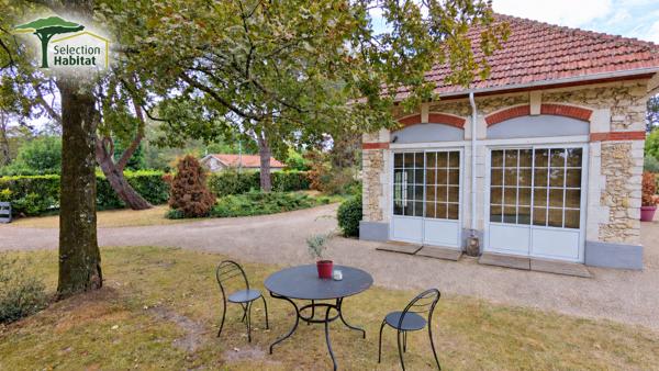 ROQUEFORT : Demeure de caractère, maison d'amis et piscine sur un parc de 4 600 m² Roquefort