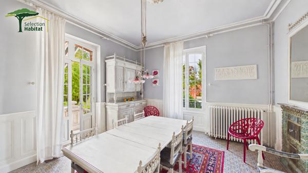 ROQUEFORT : Demeure de caractère, maison d'amis et piscine sur un parc de 4 600 m² Roquefort