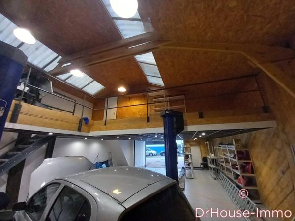 Immeuble à vendre 6 pièces de 318 m²