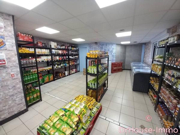 Immeuble à vendre 6 pièces de 318 m²