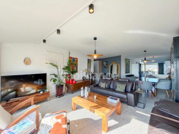 Appartement à vendre 3 pièces CANNES (06), dernier étage, pleine vue mer !!