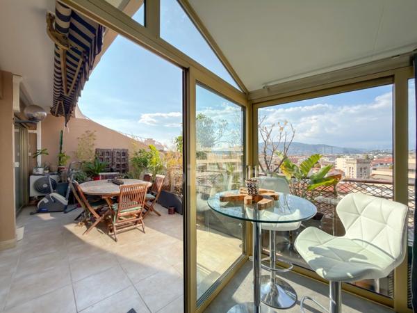 Appartement à vendre 3 pièces CANNES (06), dernier étage, pleine vue mer !!