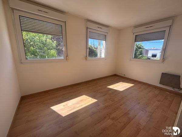 Bureau - À louer - 77 m² - RAMBOUILLET | The Door Man