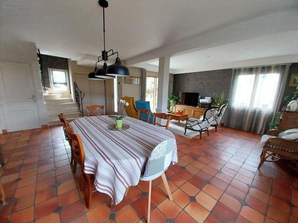 Maison individuelle à vendre à Vitré en Ille-et-Vilaine (35500), ref : 35131-171   
Hors lotissement