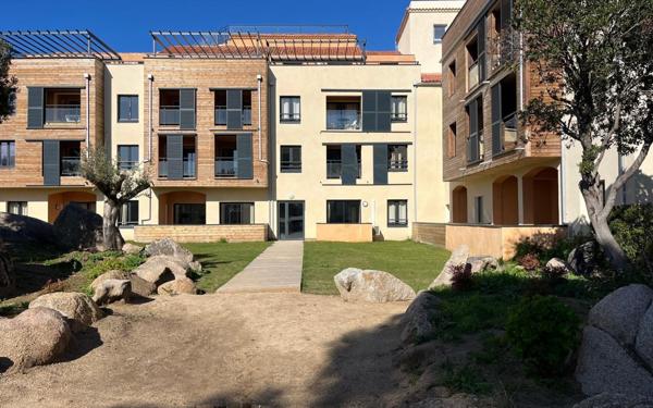 Appartement à vendre    5 pièces •  Pianottoli-Caldarello