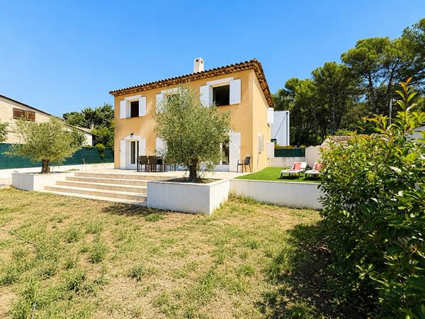 Maison Bouc Bel Air 6 pièce(s) 130.88 m2, grand garage avec buanderie, grand séjour, 5 chambres, cuisine équipée, terrain de 734m², proche des commerces