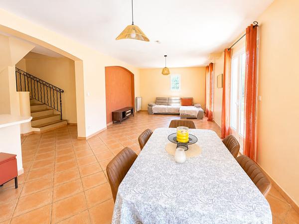 Maison Bouc Bel Air 6 pièce(s) 130.88 m2, grand garage avec buanderie, grand séjour, 5 chambres, cuisine équipée, terrain de 734m², proche des commerces