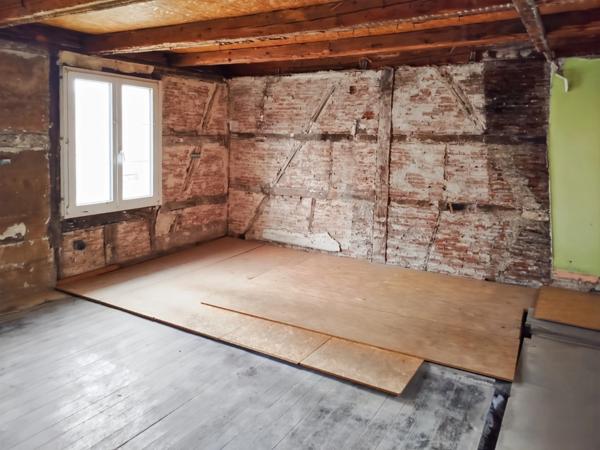 Territoire de Belfort (90) – À vendre Appartement de 68,30 m² en plateau viabilisé à aménager - Exposition Sud - Delle centre