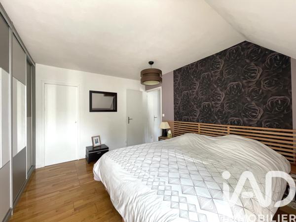 Maison à vendre 9 pièces 190 m² Le Mesnil-Saint-Denis