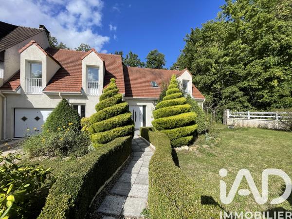 Maison à vendre 9 pièces 190 m² Le Mesnil-Saint-Denis