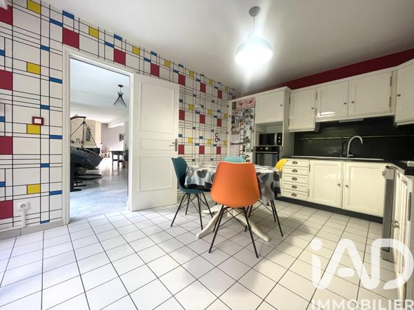 Maison à vendre 9 pièces 190 m² Le Mesnil-Saint-Denis