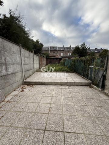 PROXIMITÉ CENTRE VILLE - IMMEUBLE D'ENVIRON 90M²