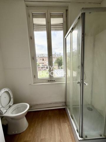 PROXIMITÉ CENTRE VILLE - IMMEUBLE D'ENVIRON 90M²