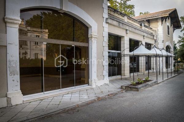 Immeuble de 1 089 m²