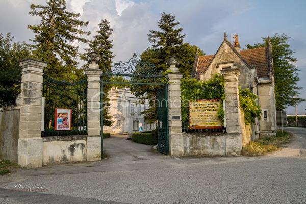 Immeuble de 1 089 m²