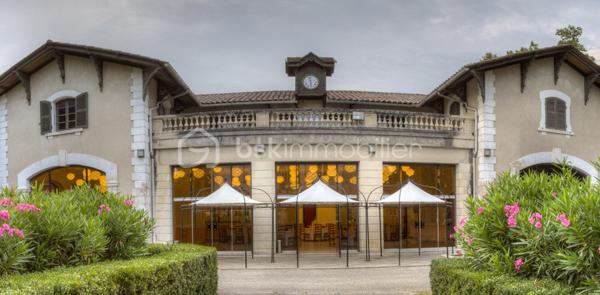 Immeuble de 1 089 m²