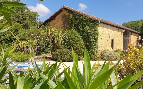 Maison à vendre    7 pièces •  Saint-Gein