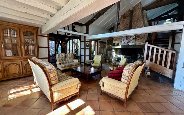 Maison à vendre    7 pièces •  Saint-Gein