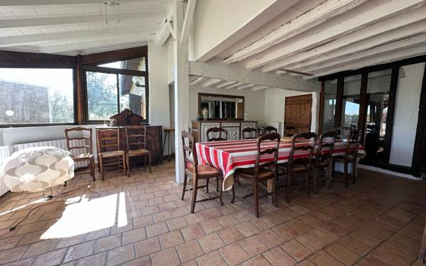 Maison à vendre    7 pièces •  Saint-Gein