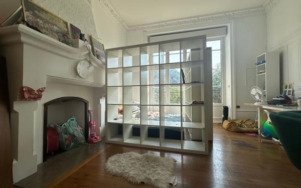 Appartement à vendre    4 pièces • 122 m2 Grenoble