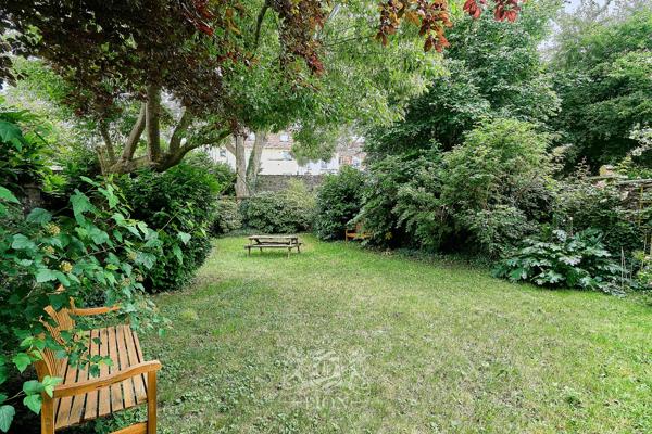 Lille, maison de Maitre, 310 m², jardin et garage