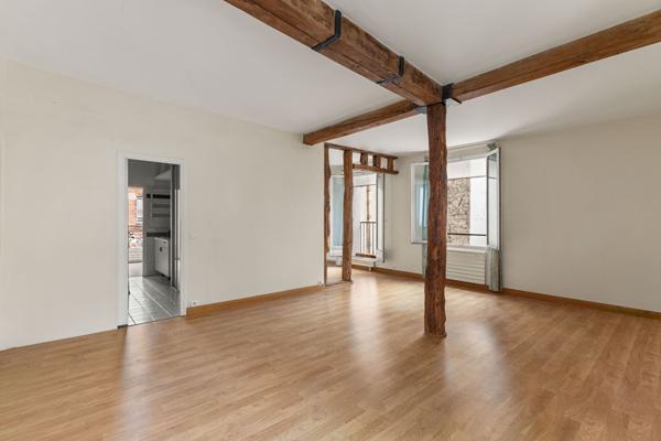 Appartement traversant - 3 pièces - 81,82 m² - Paris 4ème - PARIS