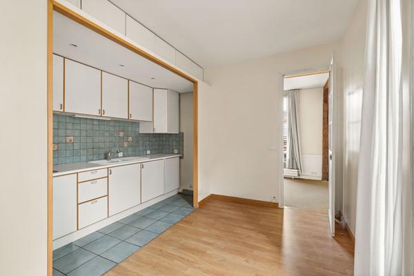 Appartement traversant - 3 pièces - 81,82 m² - Paris 4ème - PARIS
