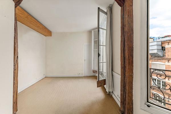 Appartement traversant - 3 pièces - 81,82 m² - Paris 4ème - PARIS