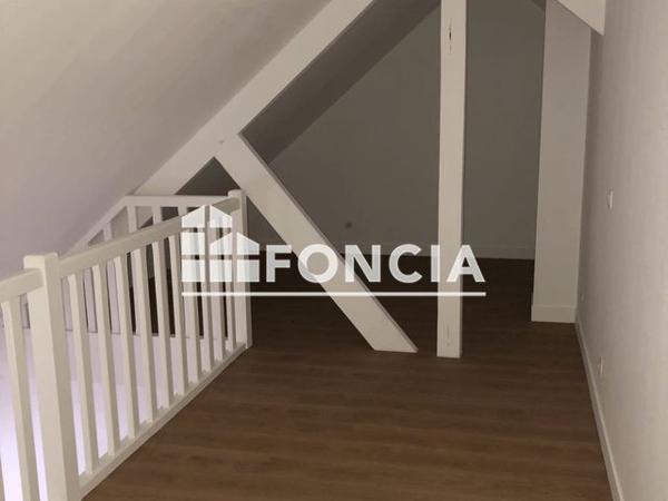 Location Appartement 3 pièces 37.45 m² - 7 RUE DE L'HOTEL DE VILLE Juziers 78820