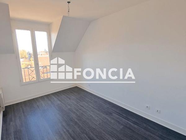 Location Appartement 3 pièces 37.45 m² - 7 RUE DE L'HOTEL DE VILLE Juziers 78820