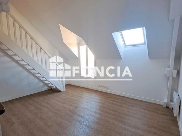 Location Appartement 3 pièces 37.45 m² - 7 RUE DE L'HOTEL DE VILLE Juziers 78820